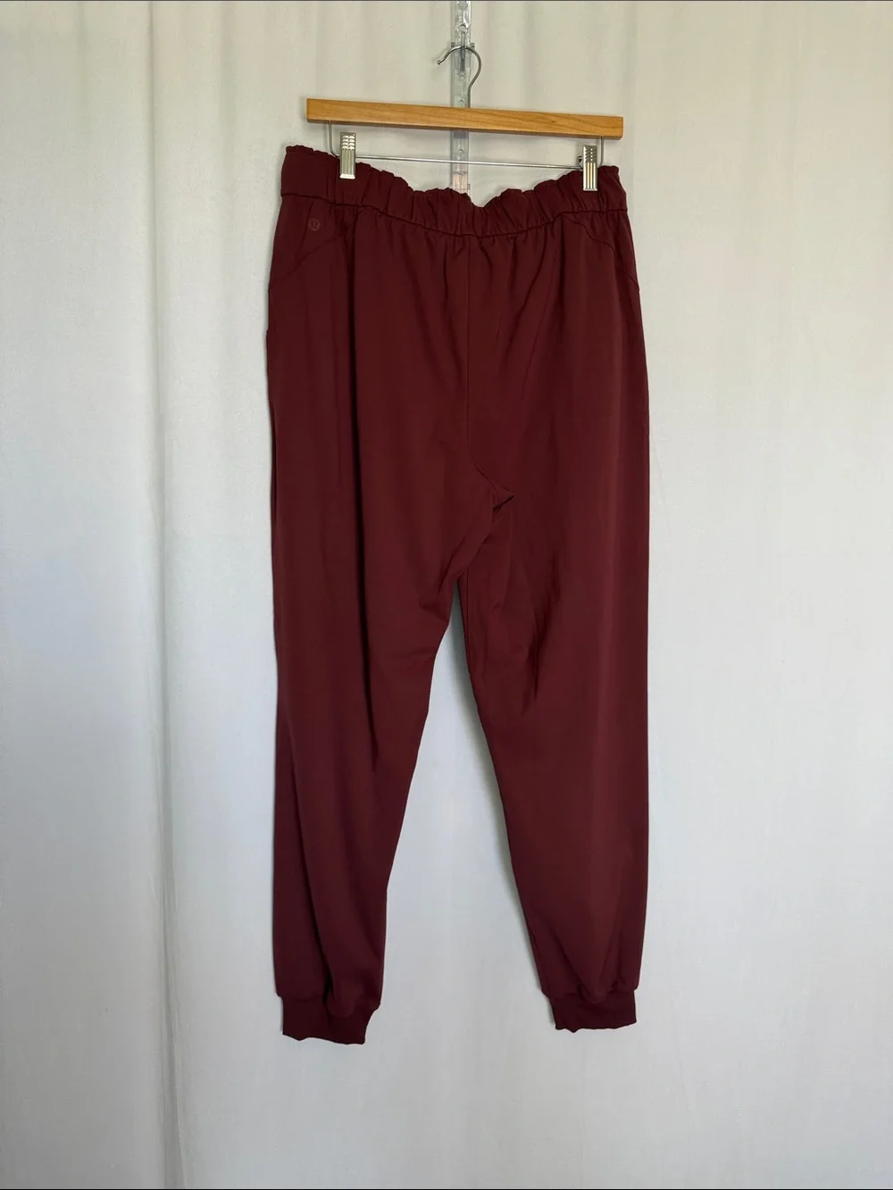 Lululemon Keep Moving Jogger Size 10 Merlot Red Relaxed Fit Pull-On Stretch EUC